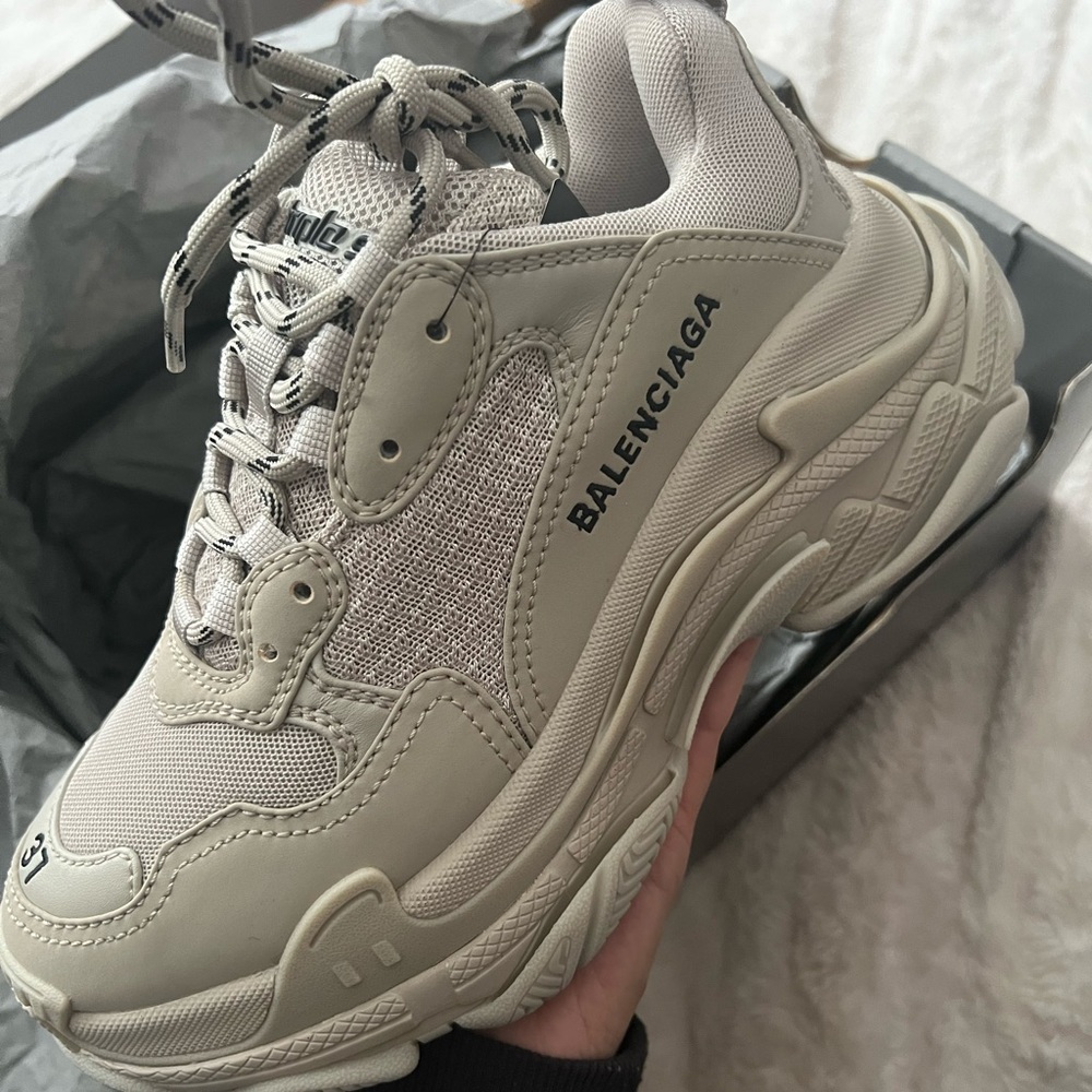 Balenciaga triple s sneaker